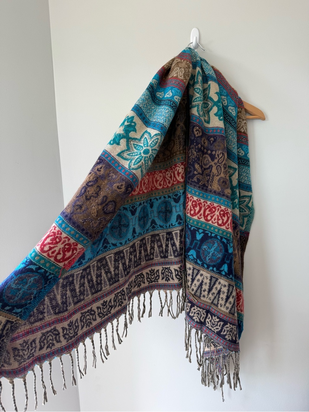 Multicolor Patterned scarf - Picture 5 of 5